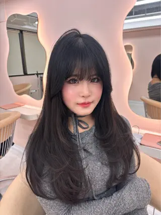 カラー YOLO 渋谷 nanamiのヘアスタイル