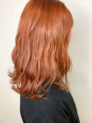 ミディアム カラー raika .のヘアスタイル