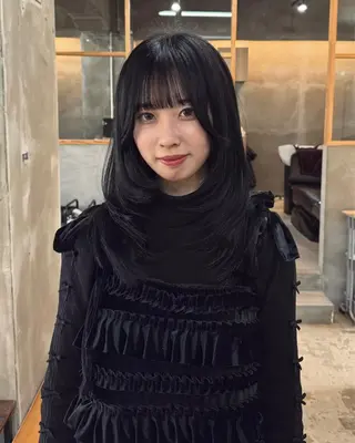 セミロング 茜璃/ブリーチカラー /レイヤーカットのヘアスタイル