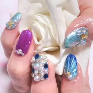 ネイル エステとネイル ローズコンフォートのネイルデザイン