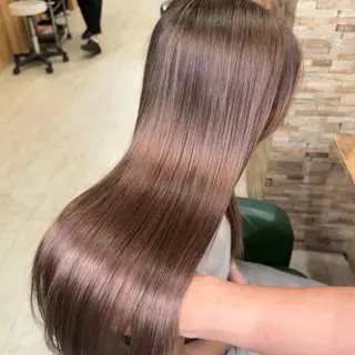 ロング 韓国レイヤー外国人風 透明感カラー髪質改善のヘアスタイル