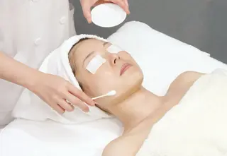 ハーブピーリング/韓国肌管理/フェイシャル/毛穴洗浄/眉毛/顔脱毛【糸脱毛専門】rev所属・ハーブピーリング🌹 毛穴洗浄❤️眉waxのエステ・リラクイメージ