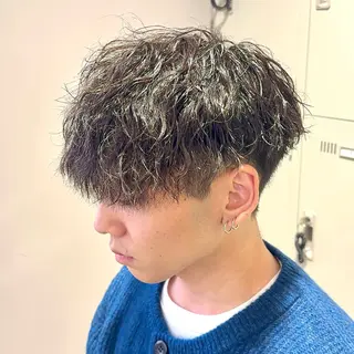 ミディアム パーマ ヘアアレンジ メンズ 艶カラー の達人のヘアスタイル