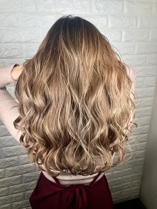 セミロング カラー 西本 夏美のヘアスタイル