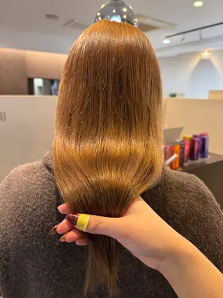 ミディアム カラー grandoll本店所属・葛城 咲羽のヘアスタイル