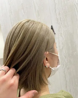 ショート カラー ヘアアレンジ HUENEST アカデミーサロンのヘアスタイル