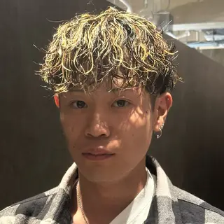 ミディアム カラー パーマ メンズ 金山駅前メンズカット モデル募集 青島永透のヘアスタイル