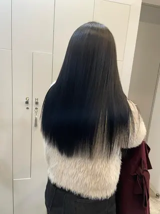 ロング カラー ミルクティー× グレージュMOMOのヘアスタイル