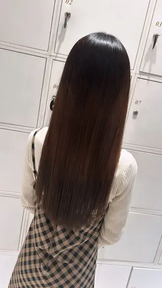 オガタ アキのヘアスタイル