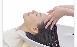 カラー ima所属・メンズカット ニヘイのヘアスタイル