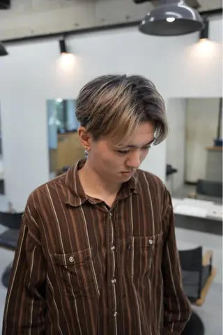 ショート カラー メンズ スパイキーショート パーマ　具志堅　太志のヘアスタイル