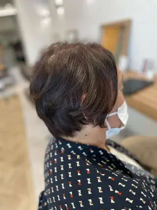 カラー no4ナチュラル戸祭所属・山越 美裕樹のヘアスタイル