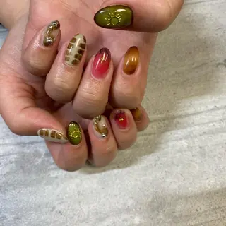 ミディアム カラー パーマ ヘアアレンジ メンズ キッズ ネイル マツエク・マツパ アイブロウ 今福鶴見ネイル 8(ｴｲﾄ)のネイルデザイン