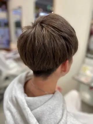 カラー メンズ 菊地 美憂のヘアスタイル