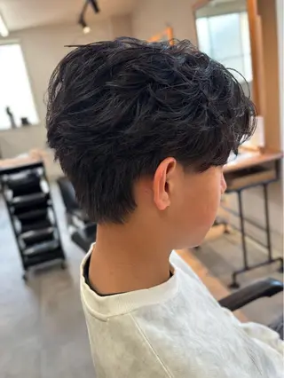 パーマ メンズ 保立/フェザーパーマ /メンズカットのヘアスタイル