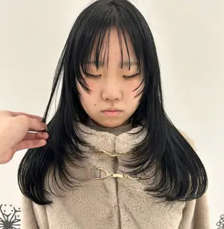 ロング ハイトーン/ブリーチ 似合せカット/パーマのヘアスタイル