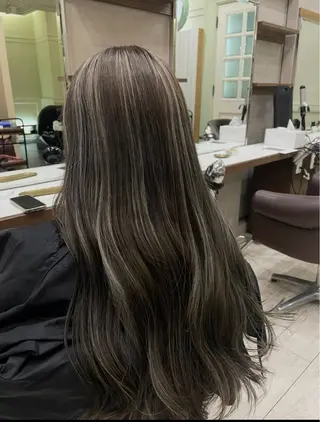 ロング veretta.所属・レイヤーカット・水素 松井山手　齊藤　興のヘアスタイル