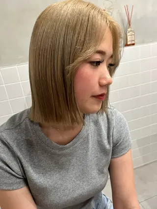 ミディアム anon Loemのヘアスタイル