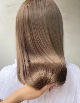 ロング カラー 細田 碧のヘアスタイル