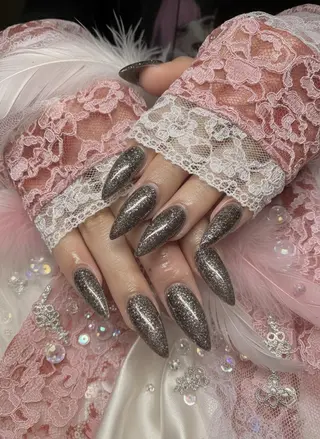 ネイル 24時間営業 UNABOMBAのネイルデザイン