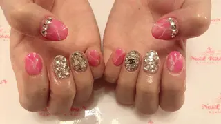 ネイル ネイルリボン 受付スタッフのネイルデザイン