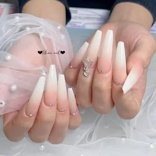 ネイル サイナ🎀 長さだし&デザインのネイルデザイン