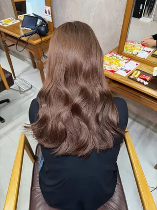 ロング Colore(コローレ)所属・顔タイプ/ダブルカラ ー/りりかのヘアスタイル