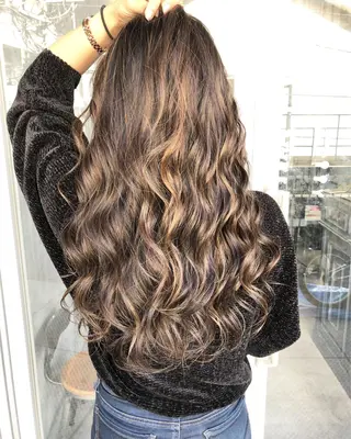 ロング カラー レイヤーカット BLend 渋谷のヘアスタイル