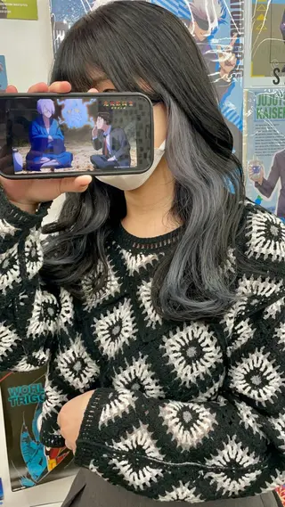 ロング カラー SALOWIN池袋East店3F所属・インナーカラー 推し ブリーチ  髪質改善のヘアスタイル