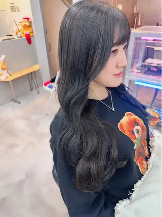 ロング カラー 岡野 静華のヘアスタイル