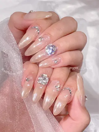 MoON...❤︎ MeGuのネイルデザイン