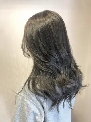 ロング カラー 新井 友菜のヘアスタイル