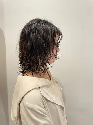 ミディアム パーマ 山本 佳奈のヘアスタイル