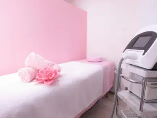 ショート パーマ カラー ヘアアレンジ キッズ ネイル マツエク・マツパ 都度払い脱毛サロン エピジェンヌ池袋店のエステ・リラクイメージ