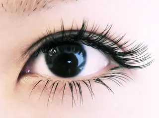 マツエク・マツパ ネイルリボン 受付スタッフのネイルデザイン