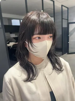 セミロング MIES amane(アマネ)のヘアスタイル