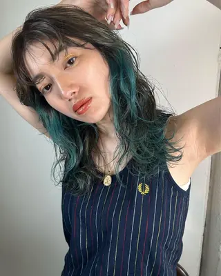 セミロング カラー パーマ 髪と音処　マトぺ所属・デザインカラー/ボブ ブリーチカラー/ユリのヘアスタイル