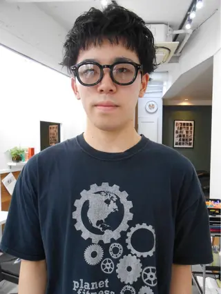 ショート パーマ メンズ グランジヘア 無造作ヘアHYUGAのヘアスタイル