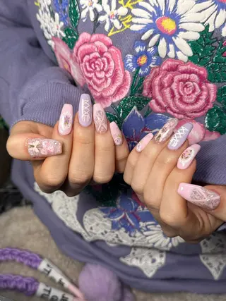 ネイル 🐈‍⬛ Minamiのネイルデザイン