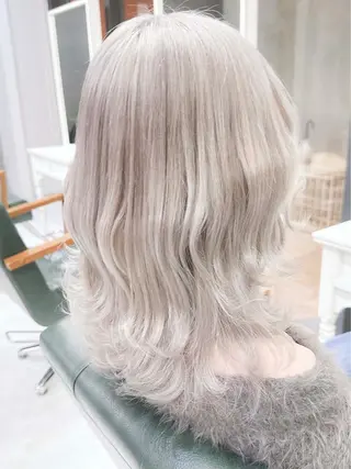 セミロング カラー 𝐑𝐈𝐍𝐊𝐀 🐣🩷のヘアスタイル