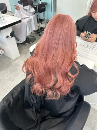 ロング カラー 履歴修正屋さん／ ブロンド／ホワイトのヘアスタイル