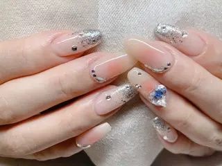 ネイル ECLAT エクラ所属・寺山 千鶴のネイルデザイン