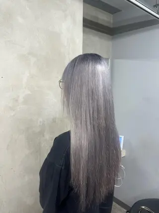 カラー ✩.*Aise⟡.· 艶カラー🐈‍⬛🩶のヘアスタイル