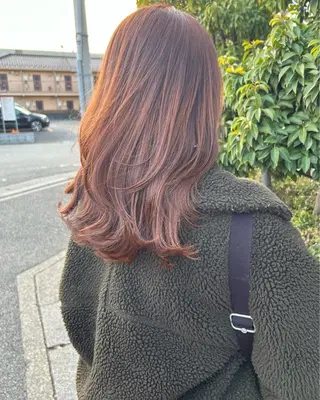 ミディアム あべ しおりのヘアスタイル