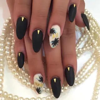 ショート SINCERELY シンシアリー🌈のネイルデザイン