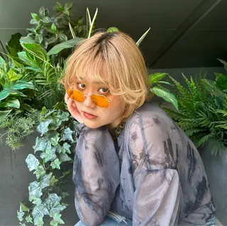 ショート カラー 艶髪/ハイトーン/ ヘアセット/モエノのヘアスタイル