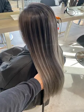 ロング カラー Lia所属・皆木 智晴のヘアスタイル