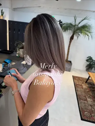 ミディアム カラー Merly Osakaのヘアスタイル