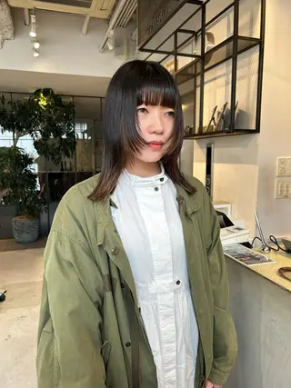 ミディアム 津葉井 麗奈のヘアスタイル