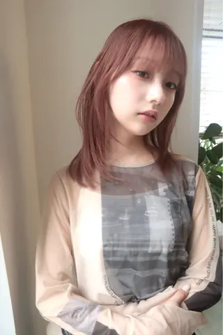 ミディアム kchiara所属・yura /レイヤーカットのヘアスタイル